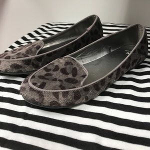 Cool Gap Animal Print Flats